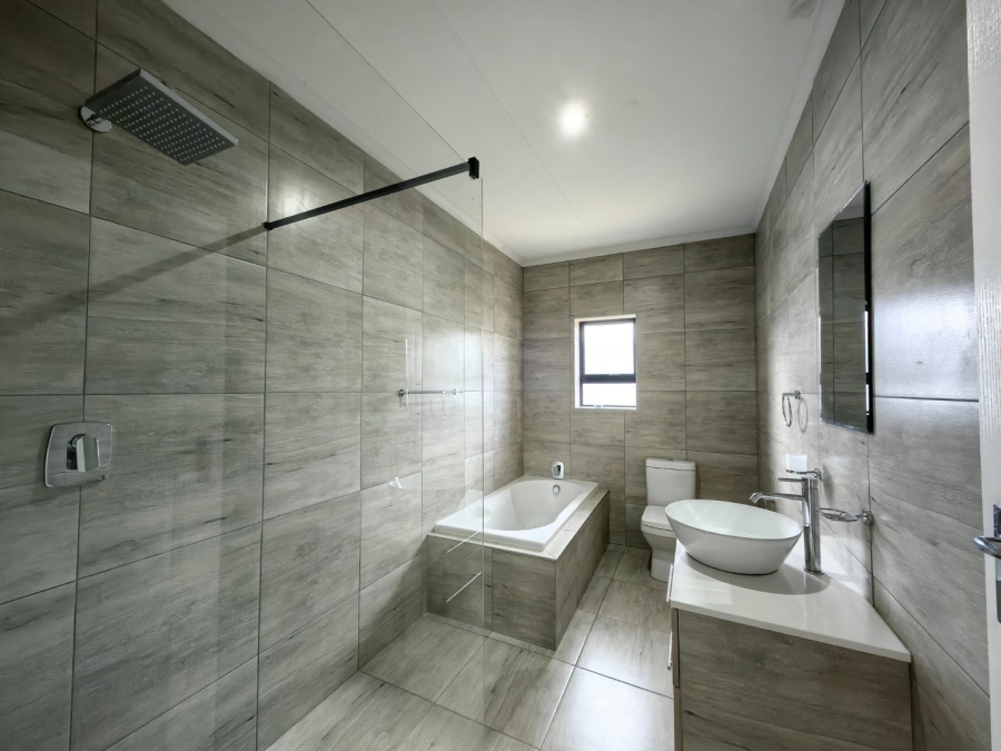 4 Bedroom Property for Sale in Blue Mountain Village Western Cape